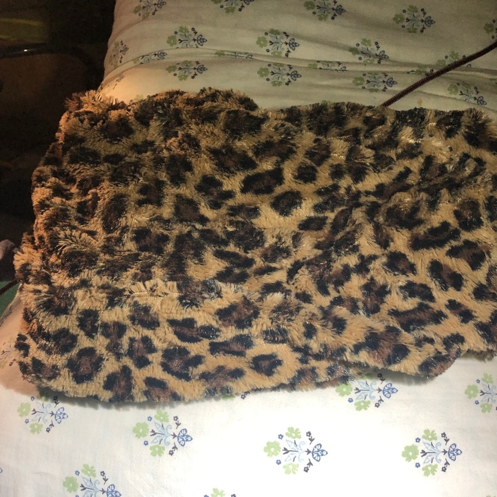 Leopard Faux Fur Cowl Scarf- 142A $30 or $25 w/offer